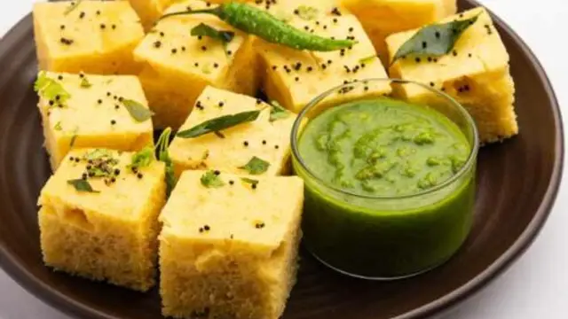 गुजरात के मशहूर ढोकले की रेसिपी (Gujrati Dhokla Recipe)