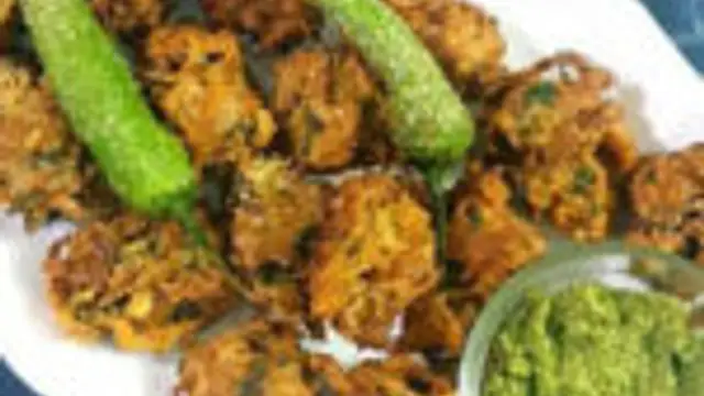 மழைக்கு இதமா சூடா வெங்காயத்தாள் பகோடா இப்படி செய்து பாருங்க! இதை ரெம்ப ஈஸியா டக்குனு ரெடி பண்ணிரலாம்!
