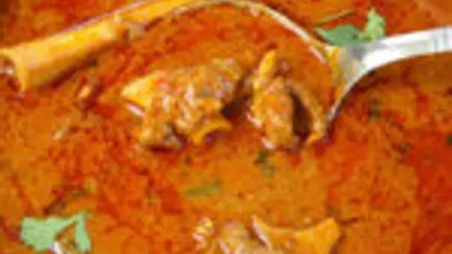 மட்டன் குழம்பு சிம்பிளா இப்படி ஒரு தடவை செஞ்சு பாருங்க!