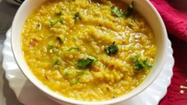 मूंग दाल की खिचड़ी बनाने की रेसिपी (Moong Dal Khichdi Recipe)