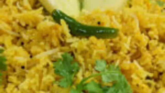சாதம் மீதம் ஆயிடுச்சு அப்படின்னா இந்த சீசனில் கிடைக்க கூடிய மாங்காய் வைத்து ருசியான மாங்காய் சாதம்  இப்படி செஞ்சு பாருங்க!