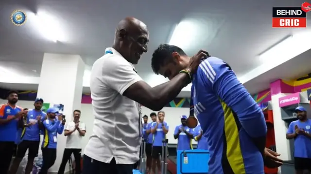 Best Fielder Medal: बांग्लादेश के खिलाफ मैच में बेहतरीन कैच लपकने के लिए सूर्यकुमार यादव बनें बेस्ट फील्डर, सर विवियन रिचर्ड्स ने पहनाया मेडल, देखें वीडियो
