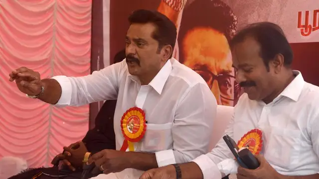 "நாட்டாமை குடும்பம் என புதிய அடையாளம்!" – இணையத்தில் வைரலாகும் சரத்குமாரின் பேச்சு!