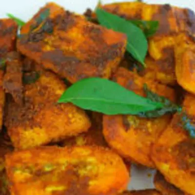 காரசாரமான எண்ணெயில் வதக்கிய வாழைக்காய் செய்வது எப்படி ?