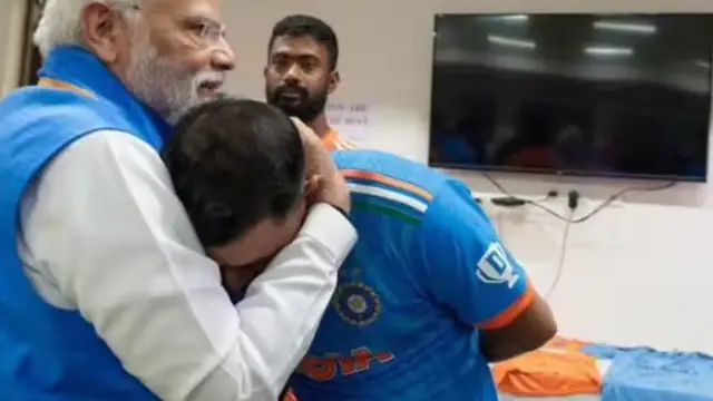 Exclusive: शमी को लगाया गले…तो रोहित और विराट की थपथपाई पीठ, टीम के ड्रसिंग रुम से पीएम मोदी ने शेयर किया Video, भावुक हुए दर्शक