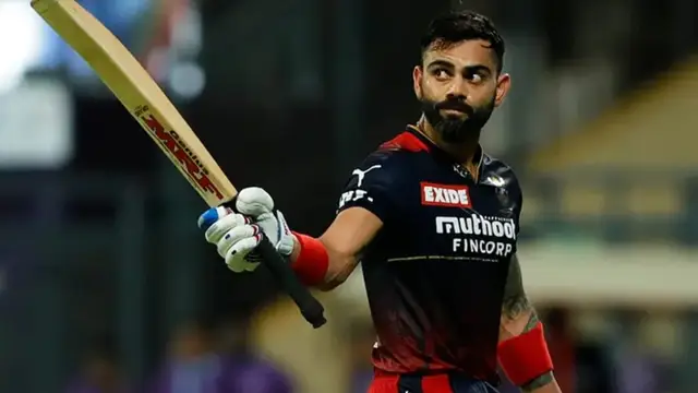 உங்களுக்கு அது கிடைத்தால் விட்டு விடாதீர்கள் – கோலிக்கு அறிவுரை கூறிய ரவி சாஸ்திரி.
