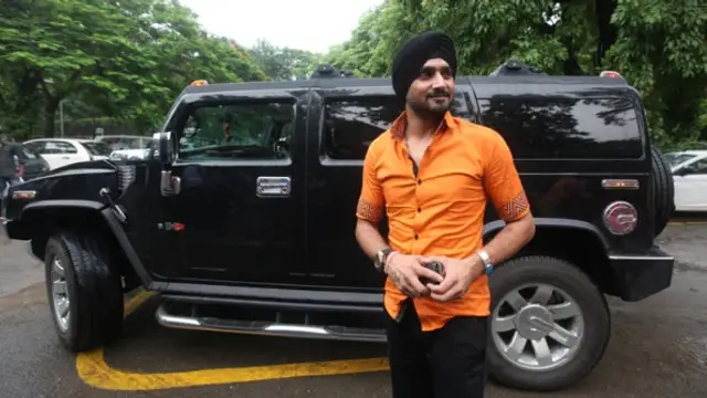 भारतीय क्रिकेटर्स और उनकी सबसे महंगी कारें