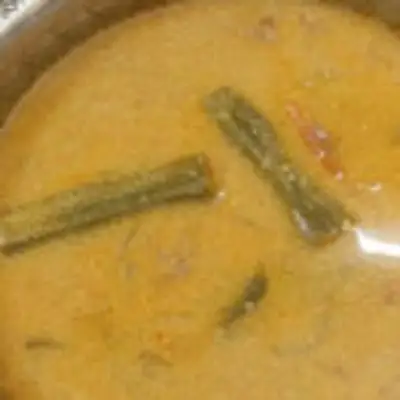 முருங்கைக்காய் தேங்காய்ப் பால் குழம்பு இப்படி செய்து பாருங்க! சுட சுட சாதமுடன் ஊற்றி சாப்பிட ருசியாக இருக்கும்!