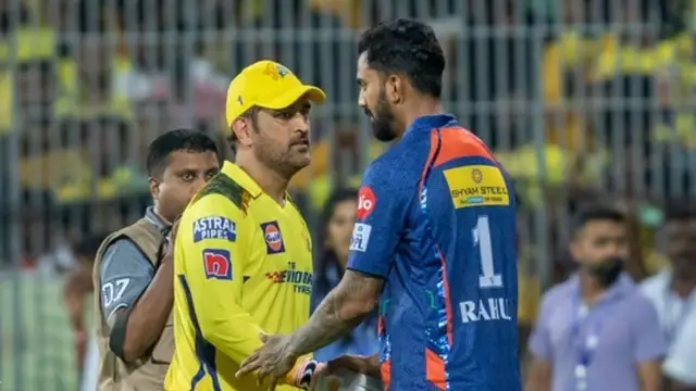 IPL2023 : பௌலர்களை கடுமையாக எச்சரித்தும் , ரசிகர்களுக்கு அதிர்ச்சியை ஏற்படுத்தியும் பேசிய தோனி வீடியோ உள்ளே.