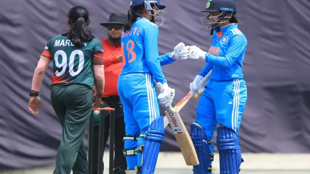 கோபத்தில் ஸ்டெம்புகளை நொறுக்கிய இந்திய மகளீர் அணி கேப்டன். ஏன் அப்படி செய்தார்? அவரே கூறிய விளக்கம்.