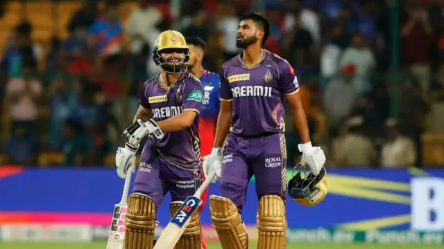 கோலி மட்டுமே எவ்வளவுதான் சமாளிப்பார் – RCB அணியை கடமையாக விமர்சித்த சுனில் கவாஸ்கர்.
