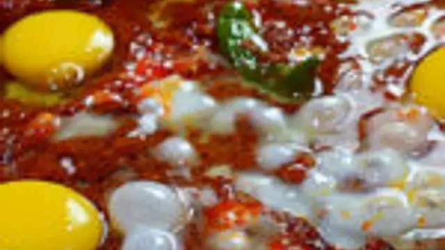 இட்லி , தோசை , சப்பாத்தி கூட சாப்பிட ருசியான குமரகம் முட்டை கிரேவி இப்படி ட்ரை பண்ணி பாருங்க!