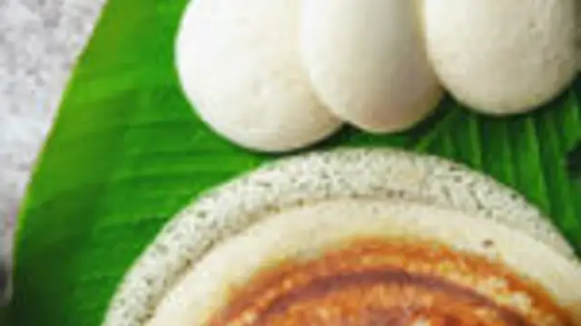 பஞ்சு போல ரேஷன் அரிசியில் இட்லி தோசை மாவு இனி இப்படி செஞ்சி பாருங்க! இட்லி பூ போல வரும்!
