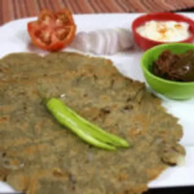 காலை உணவுக்கு கம்பு வெந்தயக்கீரை ரொட்டி இப்படி செஞ்சி பாருங்கள்!