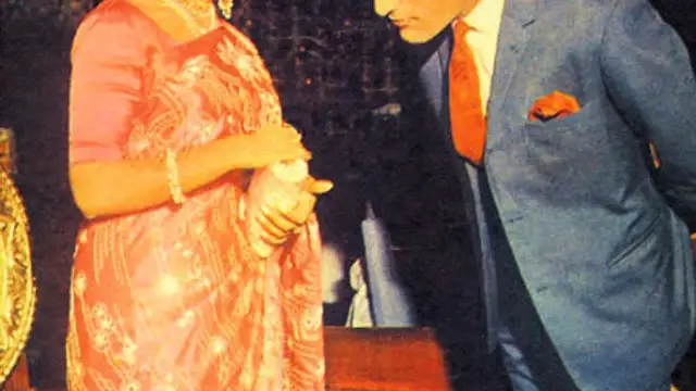 शर्मिला टैगोर और मंसूर अली खान की शादी में मचा था बवाल, तब फील्ड मार्शल Sam Manekshaw ने कार भेजकर बचाई थी जान!