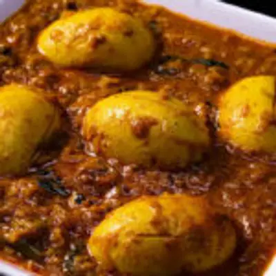 கறிக்குழம்பையும் மிஞ்சும் சுவையில் காரைக்குடி முட்டை குழம்பு இப்படி செய்து பாருங்க!