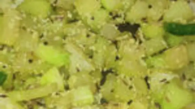 சாம்பார் சாதத்துக்கு ருசியான வெள்ளரிக்காய் பொரியல் இப்படி ஒருமுறை செஞ்சு பாருங்க!!!