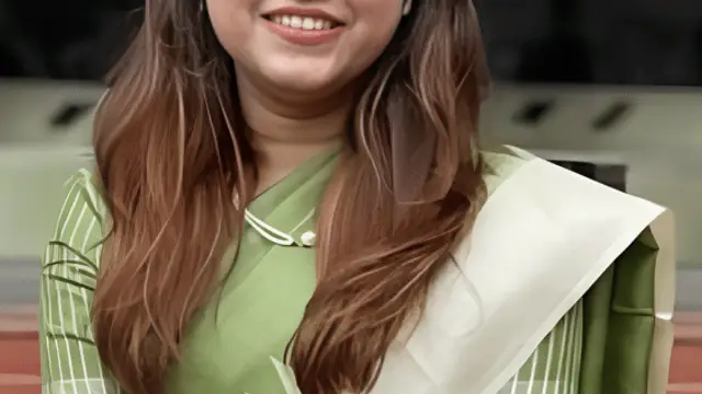 Success Story: मिलिए इस खूबसूरत इंजीनियर से जो 23 साल में बनीं IAS, देशसेवा को मानती हैं असली धर्म