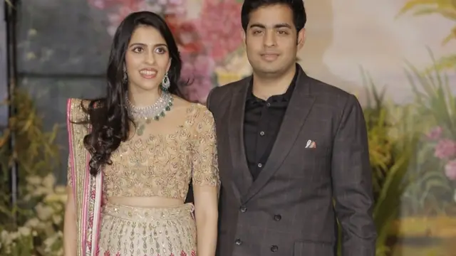 OMG! बेटे आकाश से ज्यादा बहू श्लोका पर भरोसा करते हैं मुकेश अंबानी? आकाश ने किया हैरान करने वाला खुलासा
