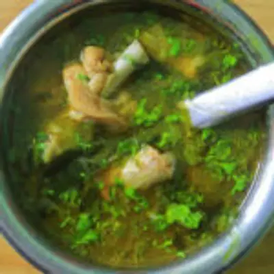ருசியான நாட்டுக் கோழி ரசம் இப்படி செய்து பாருங்க, செய்யும் போதே வாசனை மூக்கை துளைக்கும்!