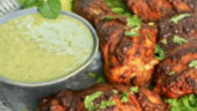 ருசியான தந்தூரி சிக்கன் சுலபமாக இப்படி வீடடிலே செய்யலாம்! இதன் ருசியே தனி ருசி தான்!!