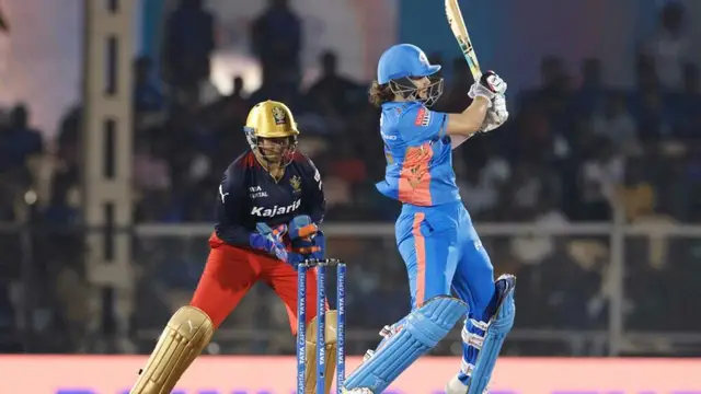 RCB की इस बल्लेबाज ने खोला MI का धागा, 500 के स्ट्राइक रेट से की बल्लेबाजी, देखें VIDEO