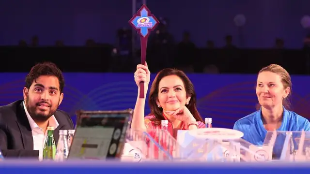 WPL Auction में बेटे के साथ हुई नीता अंबानी की लड़ाई, गुस्से में इस खिलाड़ी पर लुटा दिए करोड़ रूपये