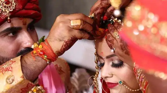 क्या आपके विवाह में आ रही है बाधा? तो पहले सोमवार पर करें ये उपाय