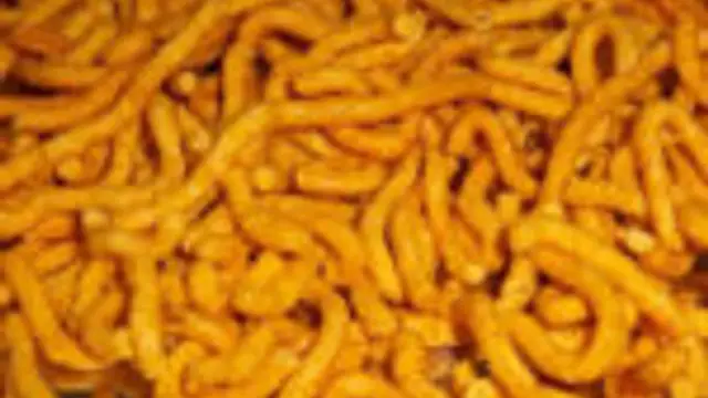 கோதுமை மாவு வச்சு ஒரு சூப்பரான சேவு தான் செய்யப் போறோம்!