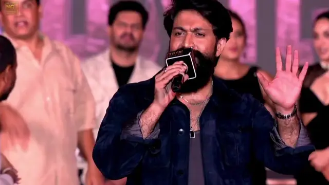 Toxic के प्री-रिलीज इवेंट में बड़ा हादसा, साउंड सेटअप गिरने से दो स्टूडेंट्स घायल
