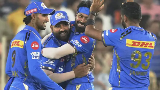 இந்த ஐபிஎல்லுக்கு பிறகு ரோஹித் சிஎஸ்கேவின்  கேப்டனாக போகிறார் – மைக்கேல் வாகன்