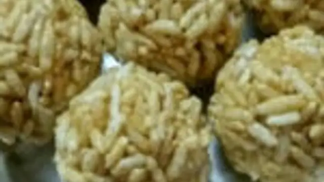 தித்திக்கும் சுவையில் பொரி உருண்டையை இப்படி செய்து பாருங்கள்! ரொம்ப சுலபமாக சில நிமிடத்தில் செய்து விடலாம்!