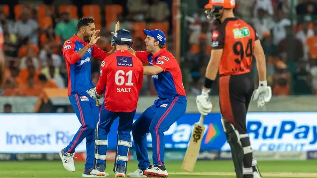 मिस्ट्री गर्ल को ढूँढने के लिए Harry Brook ने संभाला कैमरा, मैच में फ्लॉप हुए लेकिन फिर भी नजर आये खुश