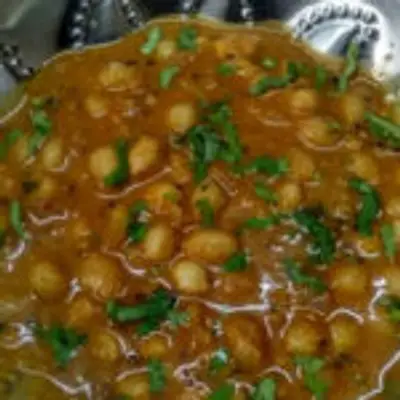 இட்லி, பூரி, சப்பாத்திக்கு ஒர முறை இப்படி வேர்க்கடலைக் குழம்புக் கறி ட்ரை பண்ணி பாருங்க!