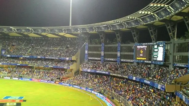 அன்று சச்சினுக்கு இருந்த அந்த விஷயம் தோனிக்கும் இருக்கும் – மும்பை பயிற்சியாளர் பொல்லார்ட்.