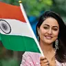 राष्ट्रगान के वक्त लड़खड़ाईं हिना खान, मिली बद्दुआ; बोलीं- संभलने की पूरी कोशिश की