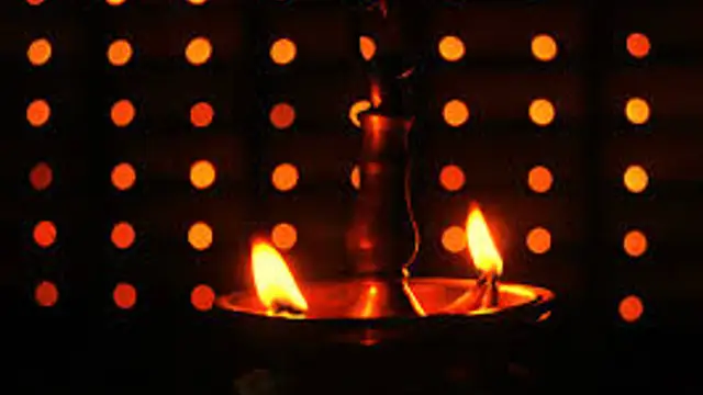 விளக்கு ஏற்றும் போது செய்ய வேண்டியவைகளும் செய்யக்கூடாதவைகளும்