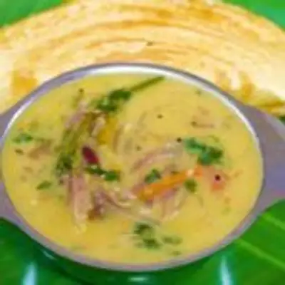 கலக்கலான ருசியில் பாம்பே சட்னி இப்படி ஒரு தரம் செஞ்சி பாருங்க! 2 இட்லி அதிகமாவே சாப்பிடுவாங்க!
