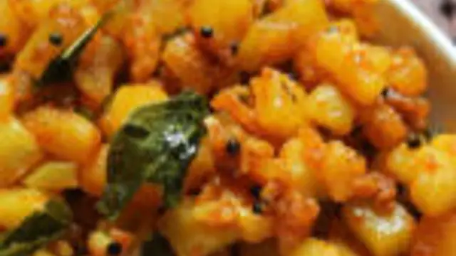 உருளைக்கிழங்கு ஃப்ரை ஒரு தடவை இந்த மாதிரி செஞ்சு சாப்பிட்டு பாருங்க தயிர் சாதத்துக்கு அட்டகாசமா இருக்கும்!