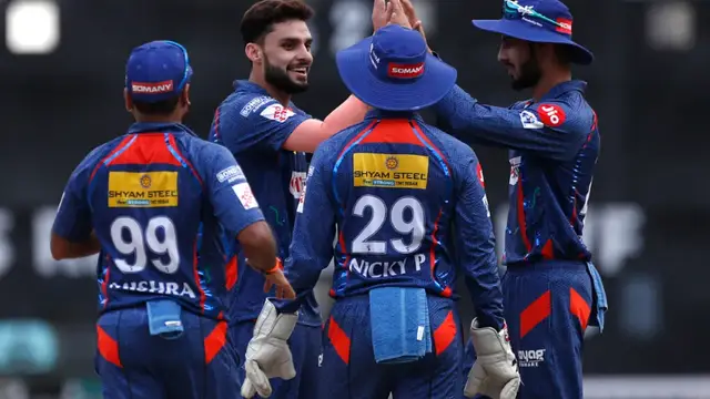அதிரடியாக ஆட நினைத்த குஜராத் டைட்டன்ஸ், 135 ரன்களில் சுருட்டிய லக்னோ ஜென்ட்ஸ்.