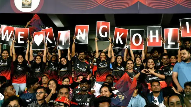 ஆர்சிபி ரசிகர்கள் இப்படித்தான். DM-ல எப்படியெல்லாம் மெசேஜ் வரும் தெரியுமா? மனம் திறந்த தினேஷ் கார்த்திக்