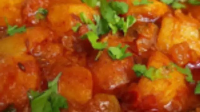 தக்காளி உருளை கடைசல் இப்படி செய்யுங்கள் கறி குழம்பையும் மிஞ்சும் சுவையில் அட்டகாசமாக இருக்கும்!