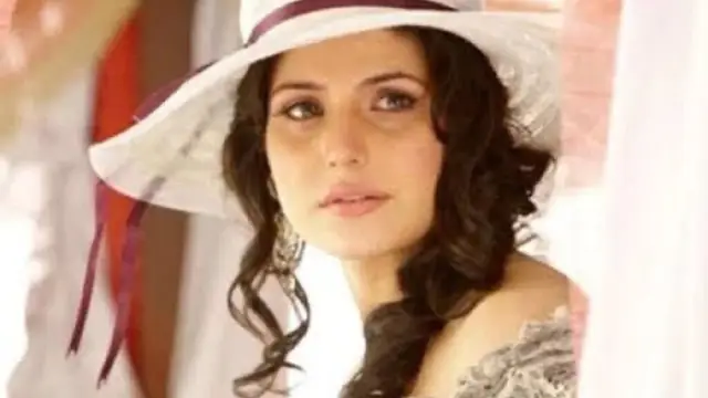 Zarine Khan ने चीटिंग मामले में कानूनी लड़ाई जीती, कोलकाता मजिस्ट्रेट ने गिरफ्तारी वारंट रद्द किया