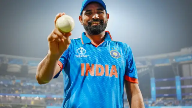 உங்களை பாராட்டி கொள்வதிலேயே பிஸியா இருக்கீங்க.. அவரோட பேச்சை கேளுங்க – முகமது ஷமி பதிலடி.