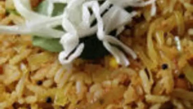 மதிய உணவிற்கு முட்டைக்கோஸ் சாதம் இந்த மாதிரி சிம்பிளா ஒரு தடவ செஞ்சு பாருங்க!