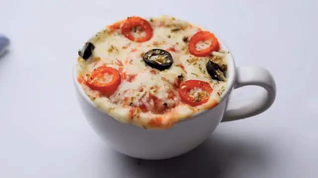 मग पिज्जा की रेसिपी (Mug Pizza Recipe)