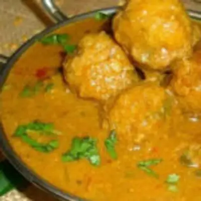 சிறுகீரை உருண்டை குழம்பு செய்து கொடுத்தால், ஒரு சட்டி சாதமும் நொடிப்பொழுதில் தீர்ந்து விடும்!
