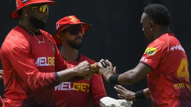 வீடியோ : பயங்கரமாக காயம் ஏற்படுவதில் இருந்து நூலிழையில் தப்பிய வெஸ்ட் இண்டீஸ் வீரர் – நடந்தது என்ன?