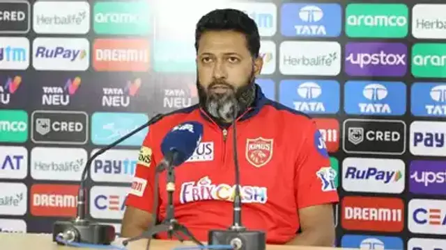 இது சரியான முடிவு கிடையாது. தோனி டீம்ல இருக்குறது ருதுராஜூக்கு தான் கஷ்டமா இருக்கும் – முன்னாள் இந்திய வீரர் வாசிம் ஜாபர் பேச்சு