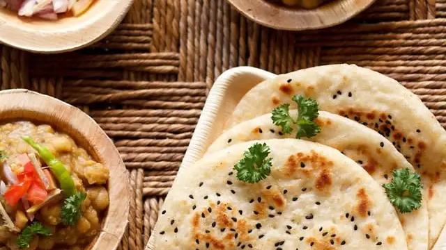 क्रिस्पी कुलचा रेसिपी ( Crispy Kulcha Recipe )